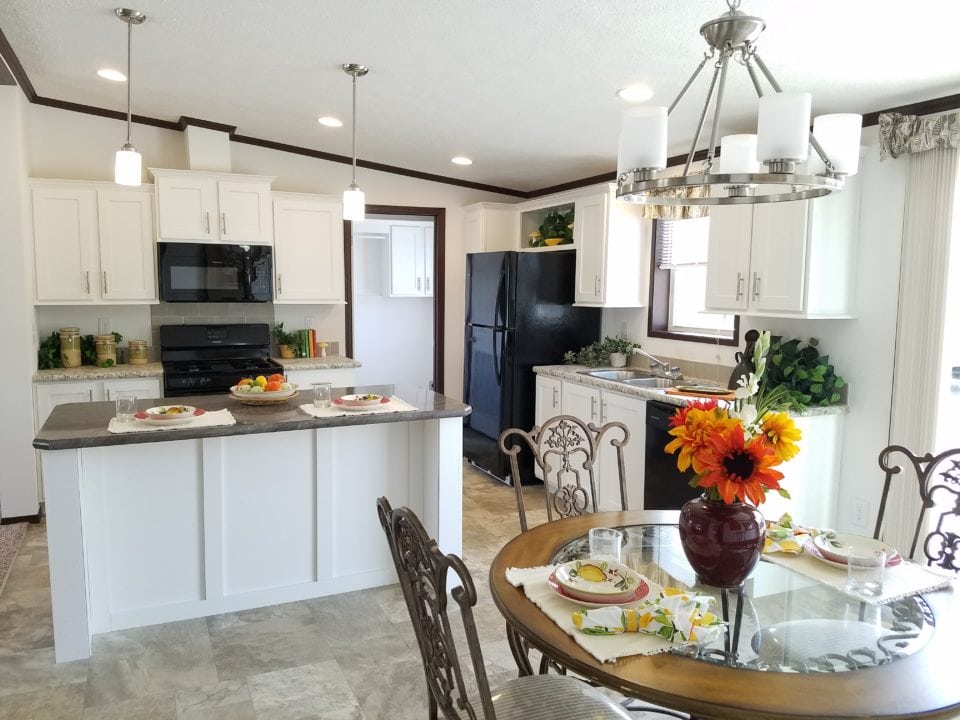 28X52, 3 Bedrooms, 2 Baths - Image 11