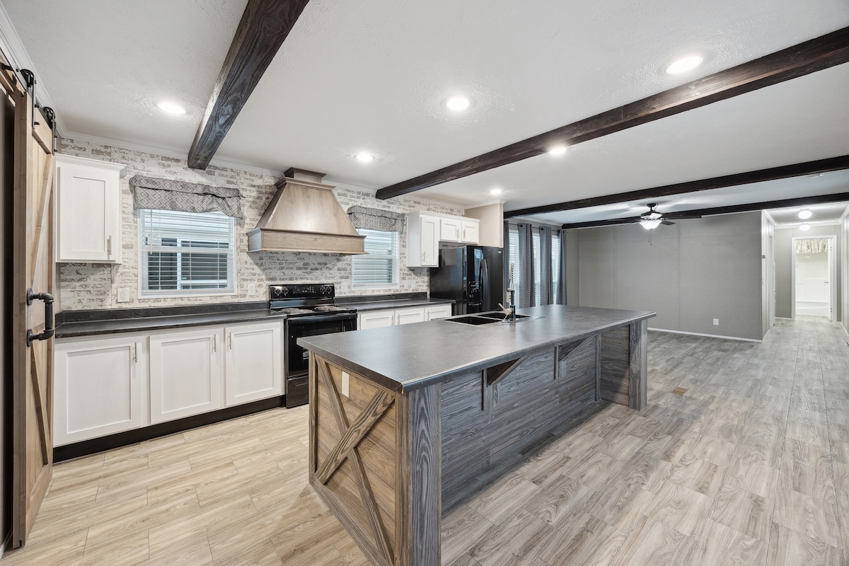 82 ft. Spacious 3 Bedroom, 2 Bathroom