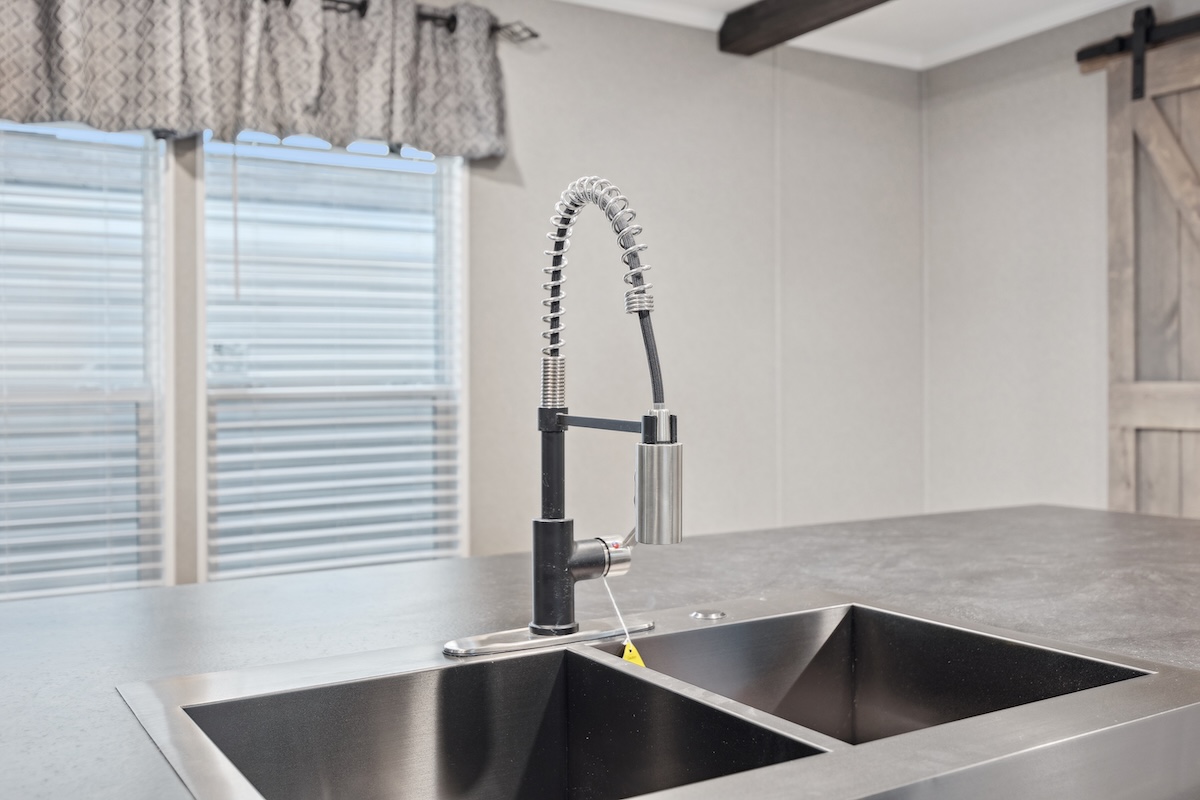 82 ft. Spacious 3 Bedroom, 2 Bathroom - Image 8