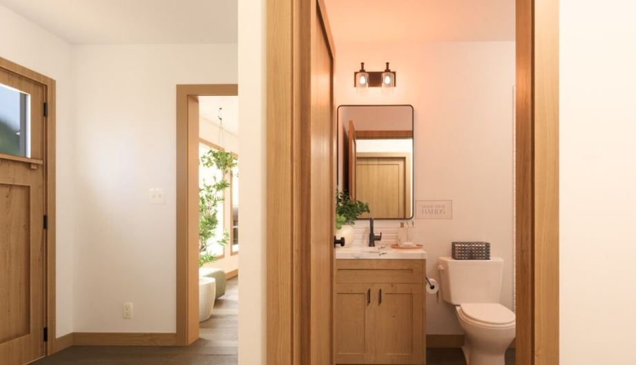 4 Bedrooms | 2 bathrooms | 1,672 sq ft - Image 11
