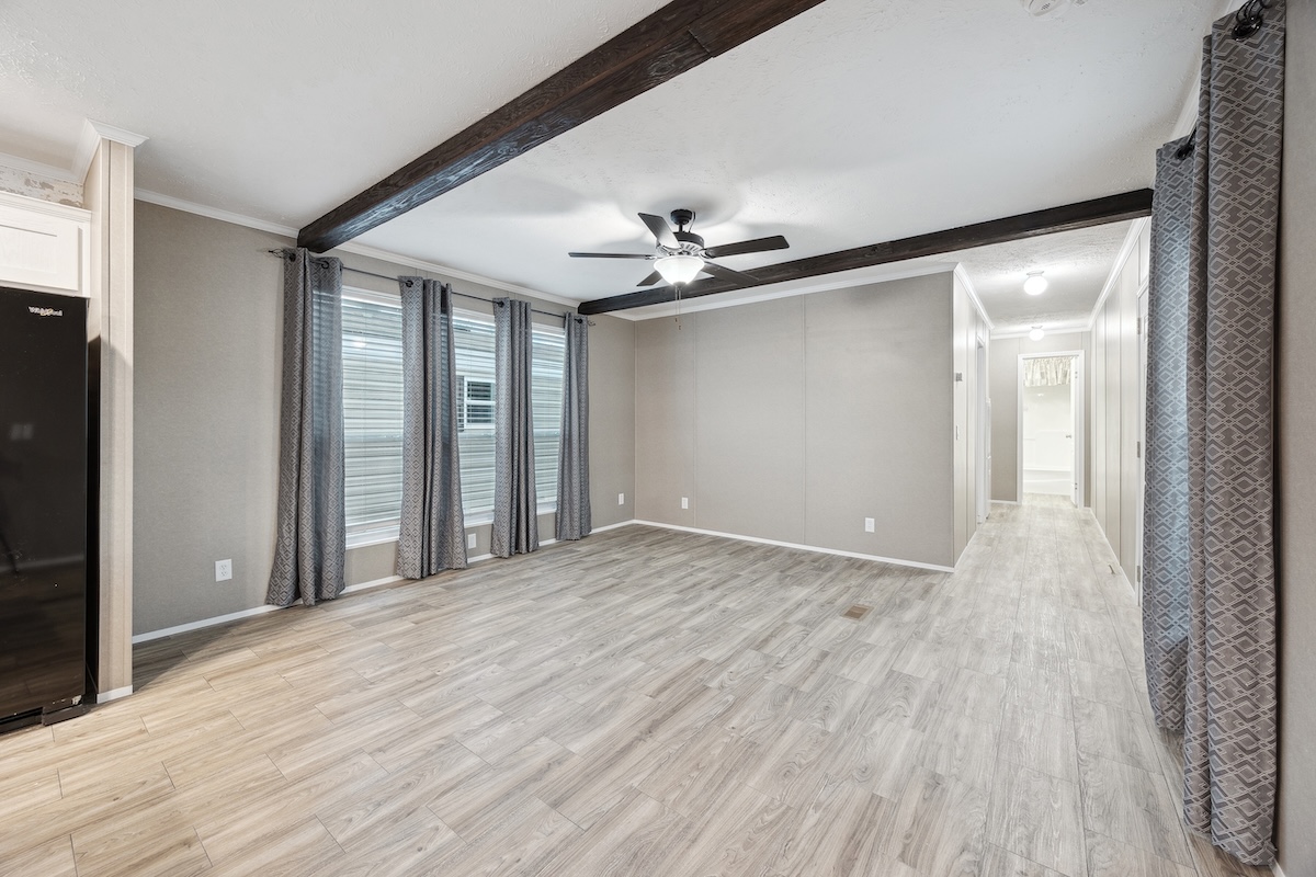 82 ft. Spacious 3 Bedroom, 2 Bathroom - Image 5